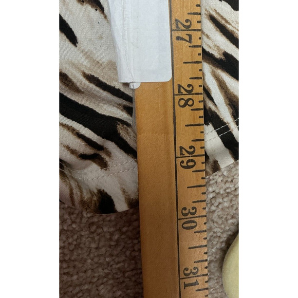 CHICOS 3 (XL) Animal Print Asymmetrical Blouse 3/4 length sleeves - Picture 9 of 10